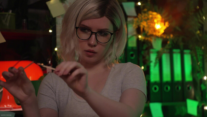 Mood ASMR - 21 April 2026 - ASMR How quickly will Grace's T-shirt get wet?