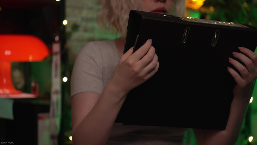 Mood ASMR - 21 April 2026 - ASMR How quickly will Grace's T-shirt get wet?