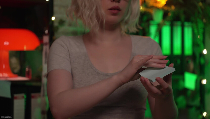 Mood ASMR - 21 April 2026 - ASMR How quickly will Grace's T-shirt get wet?