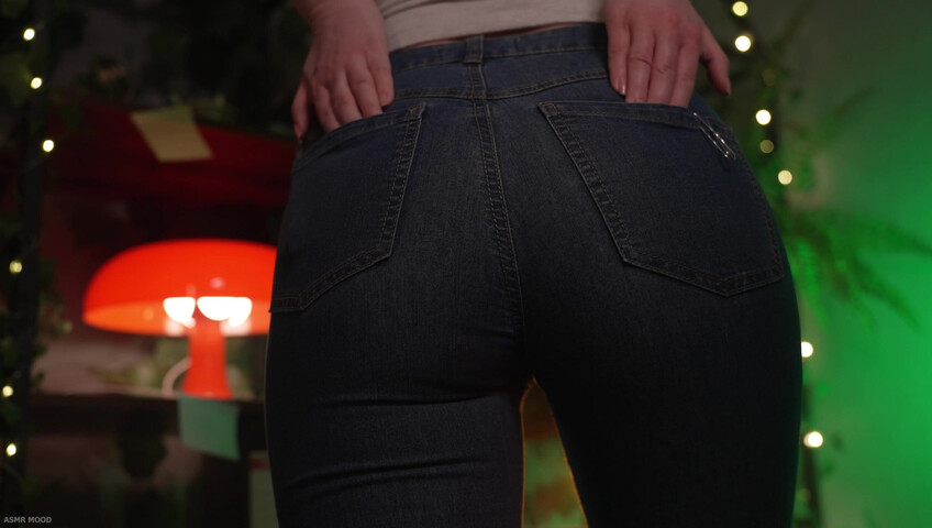 Mood ASMR - 21 April 2026 - ASMR How quickly will Grace's T-shirt get wet?