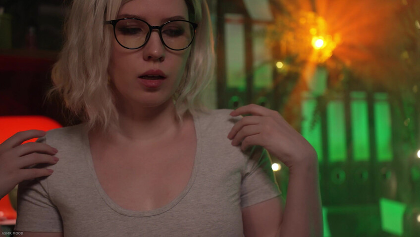 Mood ASMR - 21 April 2026 - ASMR How quickly will Grace's T-shirt get wet?