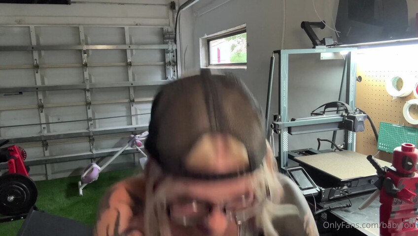 BabyFooji - Handygirl