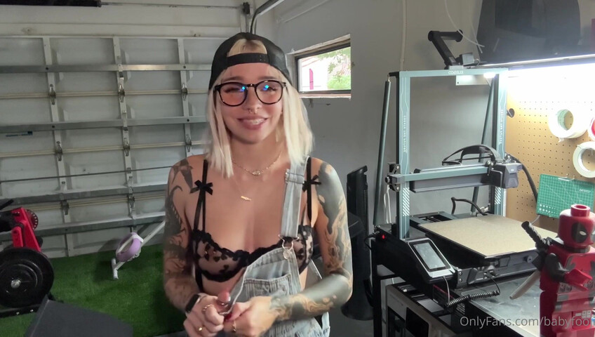 BabyFooji - Handygirl