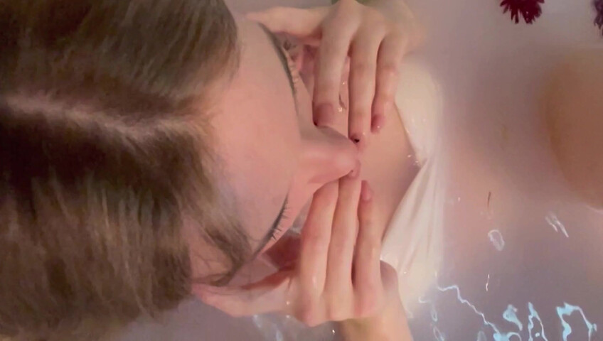 Babyheavanian - Aesthetic Bathtime