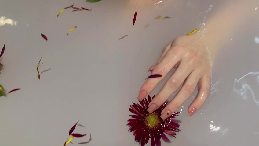 Babyheavanian - Aesthetic Bathtime