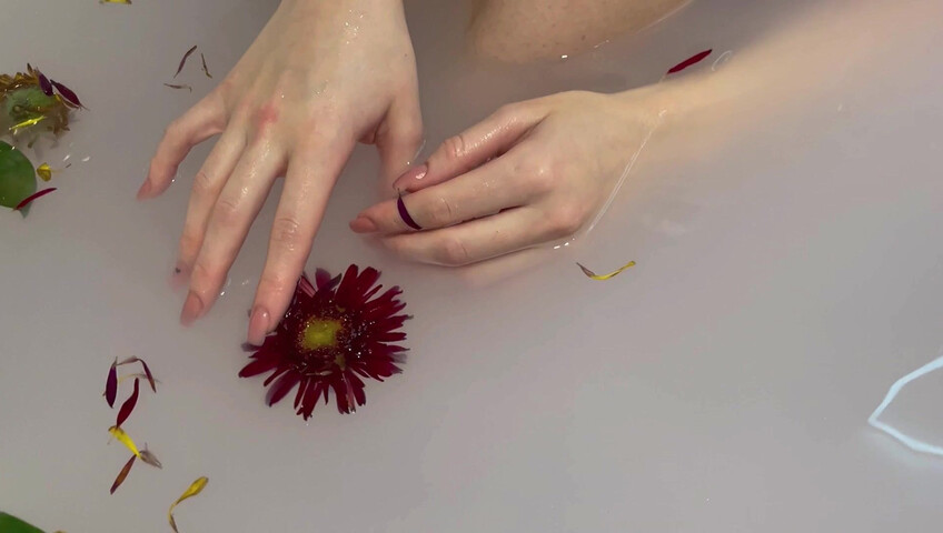 Babyheavanian - Aesthetic Bathtime