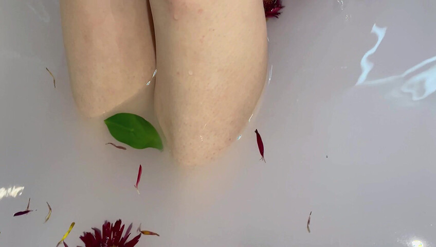 Babyheavanian - Aesthetic Bathtime