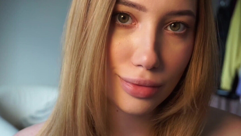 Babyheavanian - Lipstick Try on Close to Camera