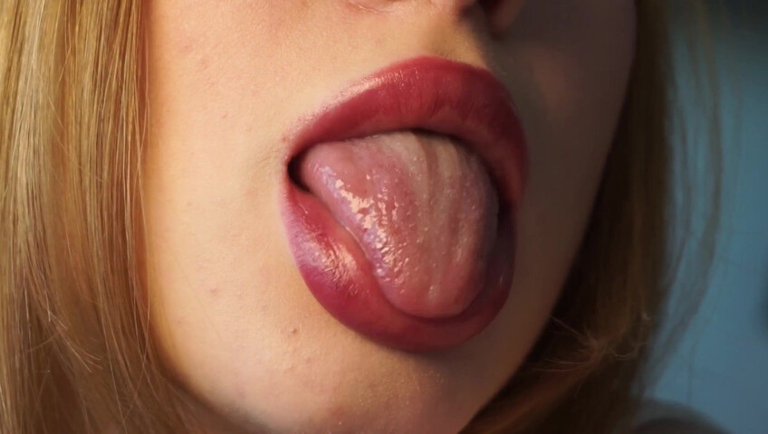 Babyheavanian - Lipstick Try on Close to Camera