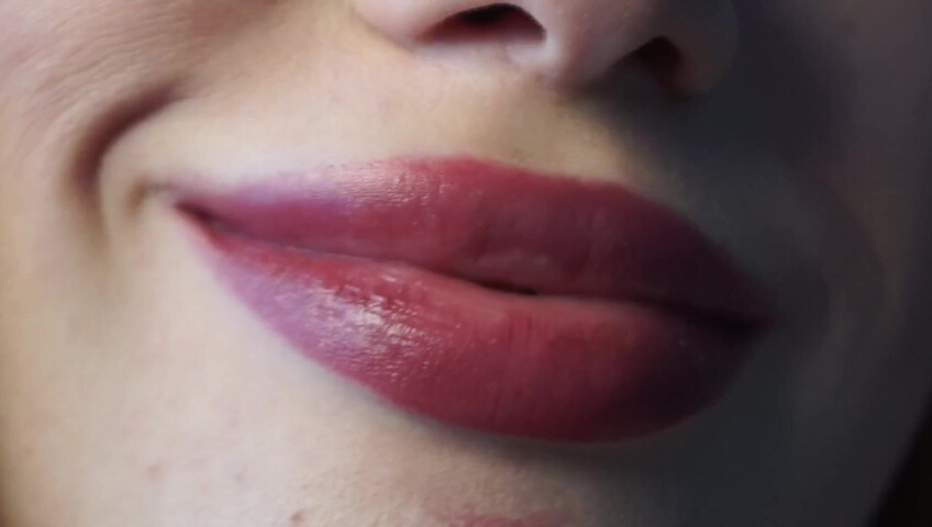 Babyheavanian - Lipstick Try on Close to Camera