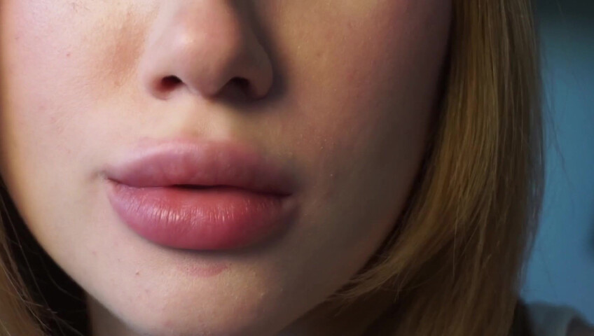 Babyheavanian - Lipstick Try on Close to Camera