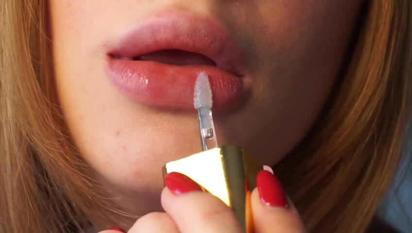 Babyheavanian - Lipstick Try on Close to Camera