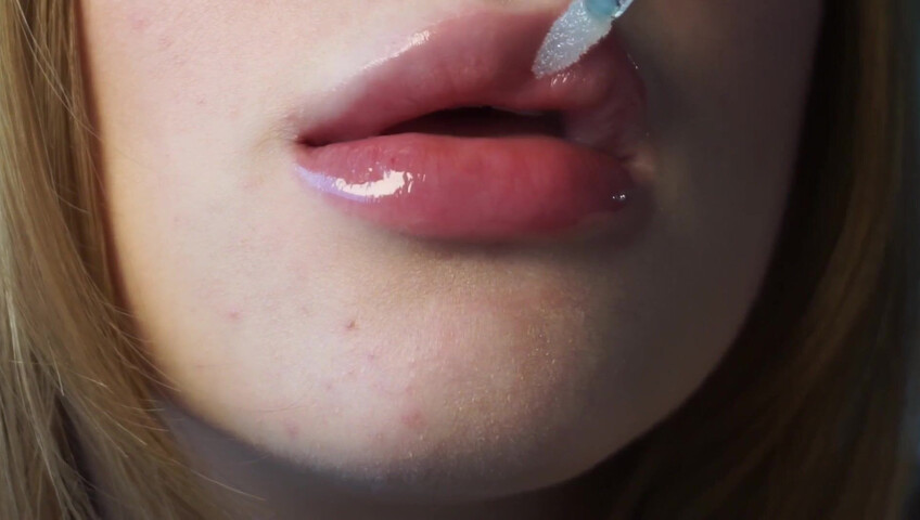 Babyheavanian - Lipstick Try on Close to Camera