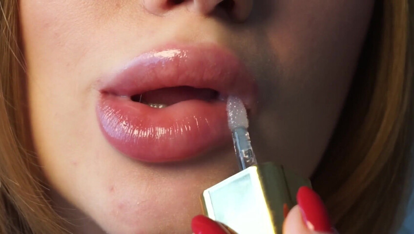 Babyheavanian - Lipstick Try on Close to Camera