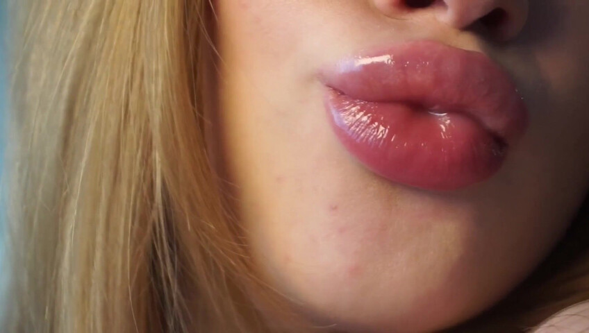 Babyheavanian - Lipstick Try on Close to Camera