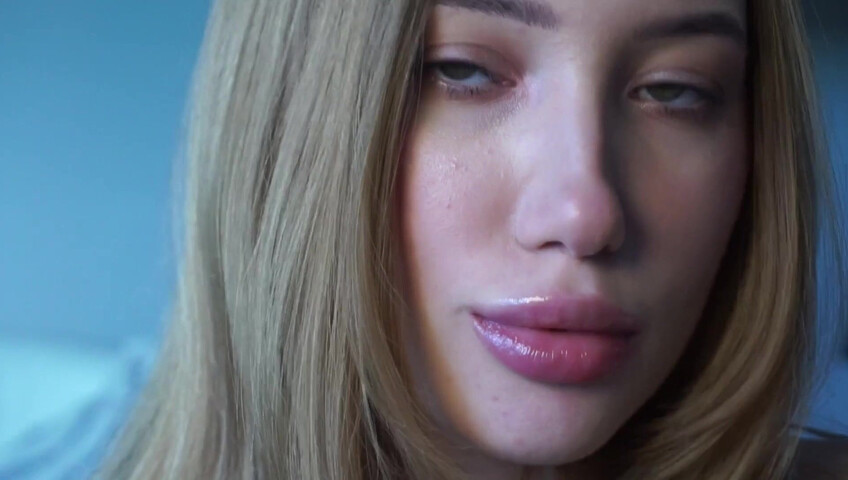 Babyheavanian - Lipstick Try on Close to Camera