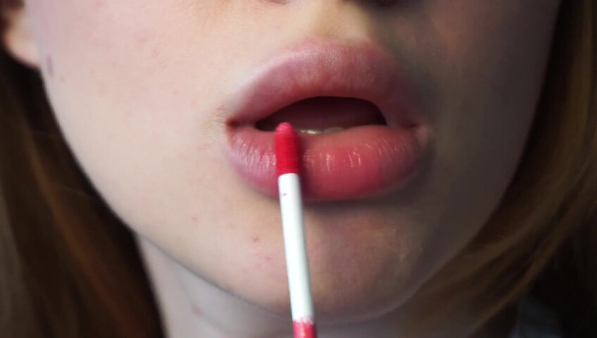 Babyheavanian - Lipstick Try on Close to Camera