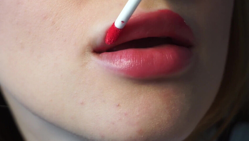 Babyheavanian - Lipstick Try on Close to Camera