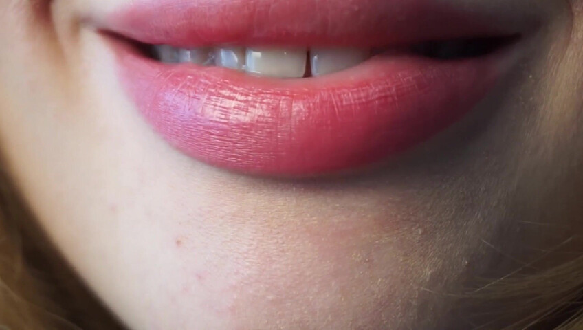 Babyheavanian - Lipstick Try on Close to Camera