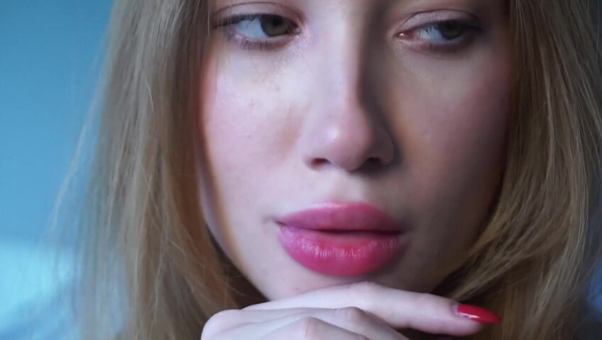 Babyheavanian - Lipstick Try on Close to Camera