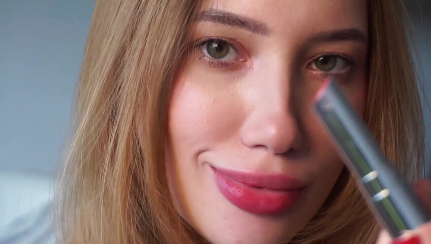 Babyheavanian - Lipstick Try on Close to Camera