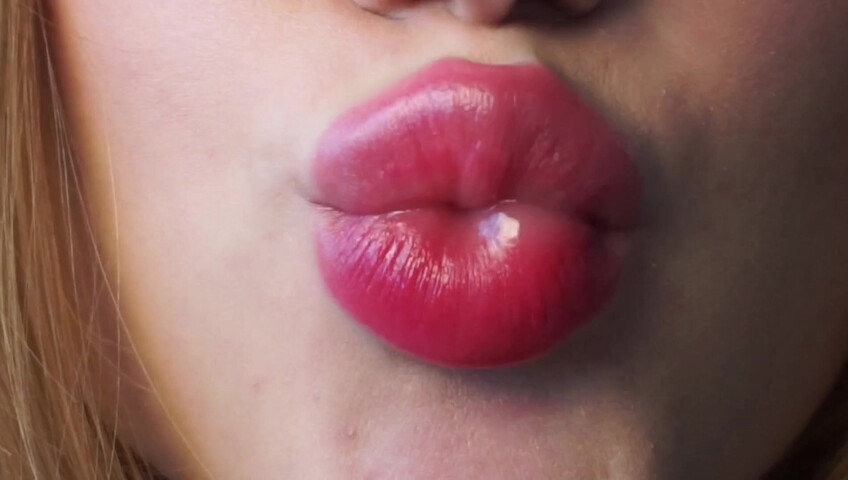 Babyheavanian - Lipstick Try on Close to Camera