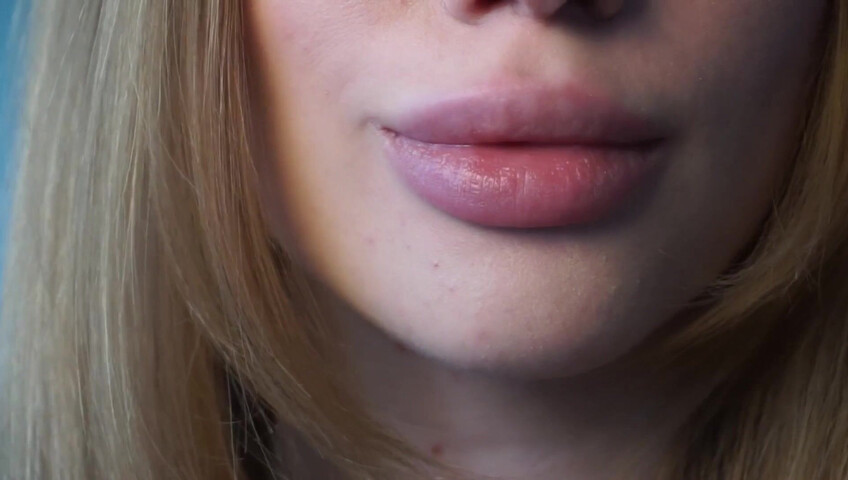 Babyheavanian - Lipstick Try on Close to Camera