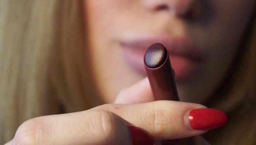 Babyheavanian - Lipstick Try on Close to Camera