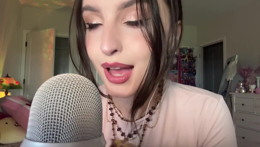 Beebee ASMR - XL Nail Tapping, Scratching, w⧸ Random Objects, Upclose Whisperi