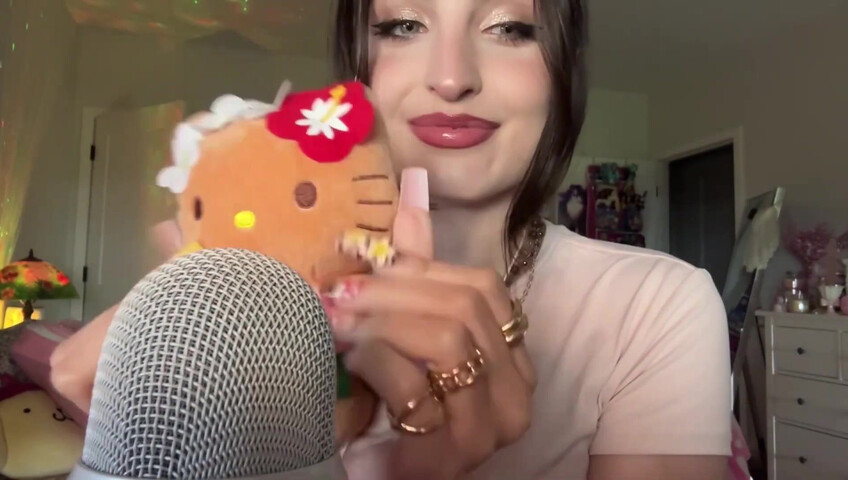 Beebee ASMR - XL Nail Tapping, Scratching, w⧸ Random Objects, Upclose Whisperi