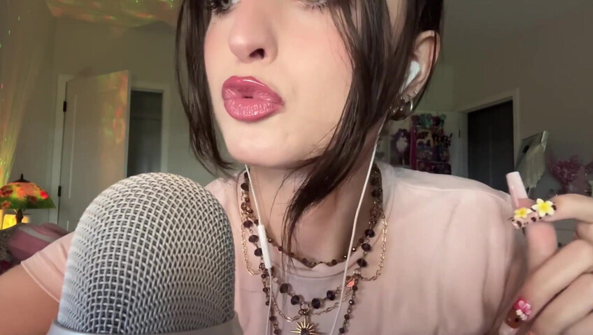 Beebee ASMR - XL Nail Tapping, Scratching, w⧸ Random Objects, Upclose Whisperi