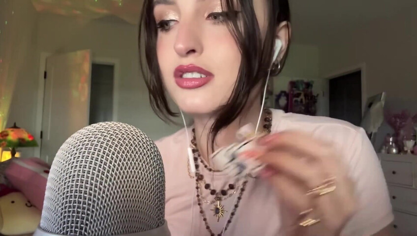 Beebee ASMR - XL Nail Tapping, Scratching, w⧸ Random Objects, Upclose Whisperi