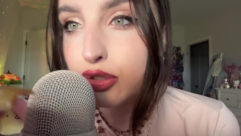 Beebee ASMR - XL Nail Tapping, Scratching, w⧸ Random Objects, Upclose Whisperi