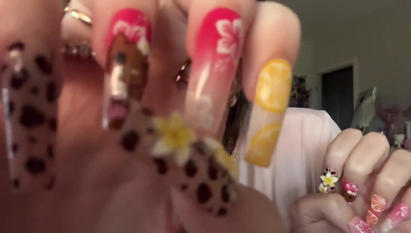 Beebee ASMR - XL Nail Tapping, Scratching, w⧸ Random Objects, Upclose Whisperi