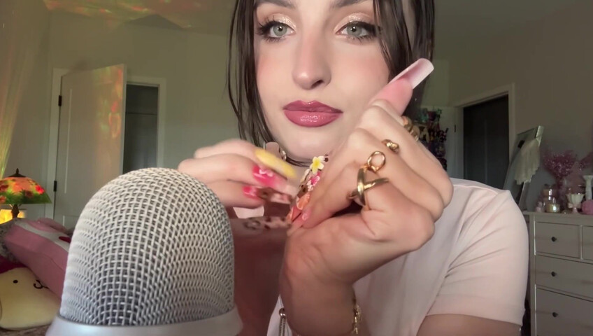 Beebee ASMR - XL Nail Tapping, Scratching, w⧸ Random Objects, Upclose Whisperi