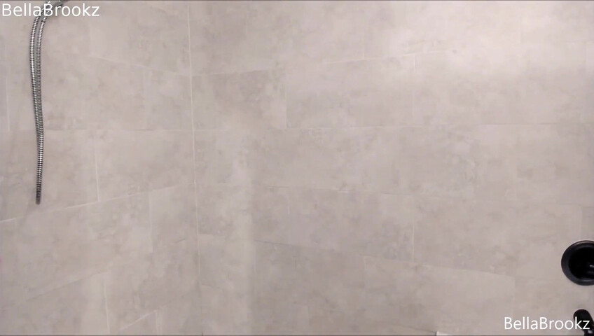 Bella Brookz - Pussy From Behind - Hot Bath