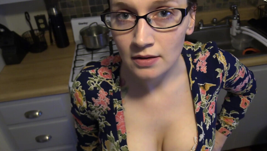 Bettie Bondage - A Hard Lesson With Mommy