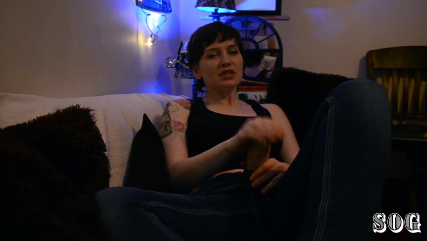 Bettie Bondage - punk date fucks you