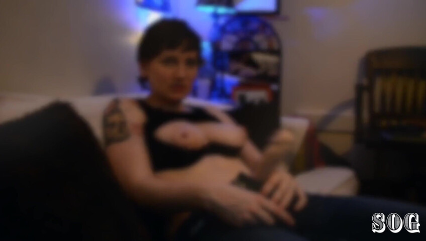 Bettie Bondage - punk date fucks you