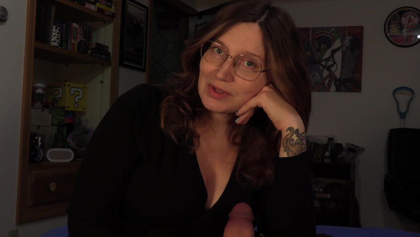 Bettie Bondage Porn - Extended Preview for Am I Small, Mom