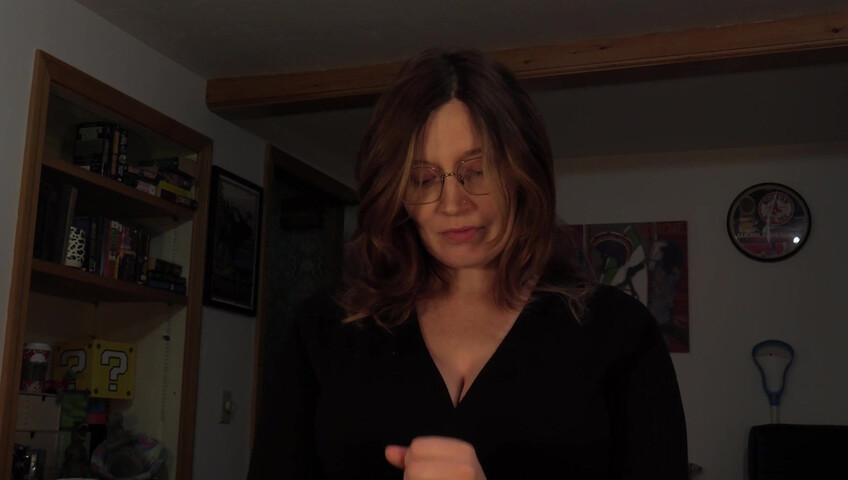 Bettie Bondage Porn - Extended Preview for Am I Small, Mom