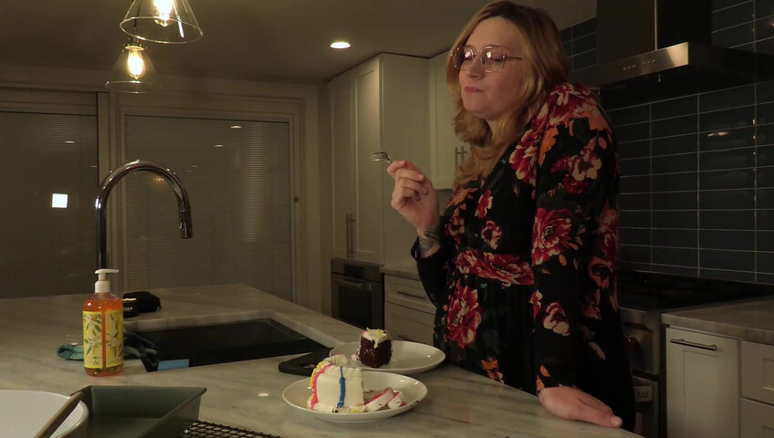 Bettie Bondage Pregnant - 4 January 2025 - Gullible Mom's Guest of Honor is A Bully