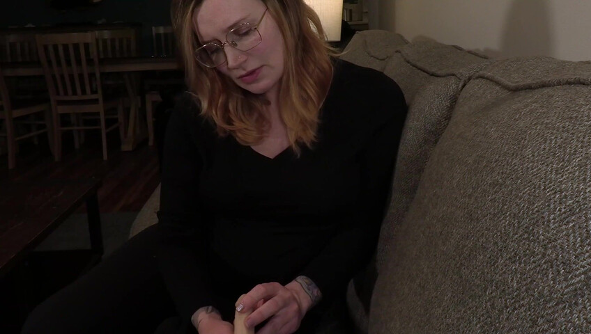 Bettie Bondage – Small Penis Lessons With Mom