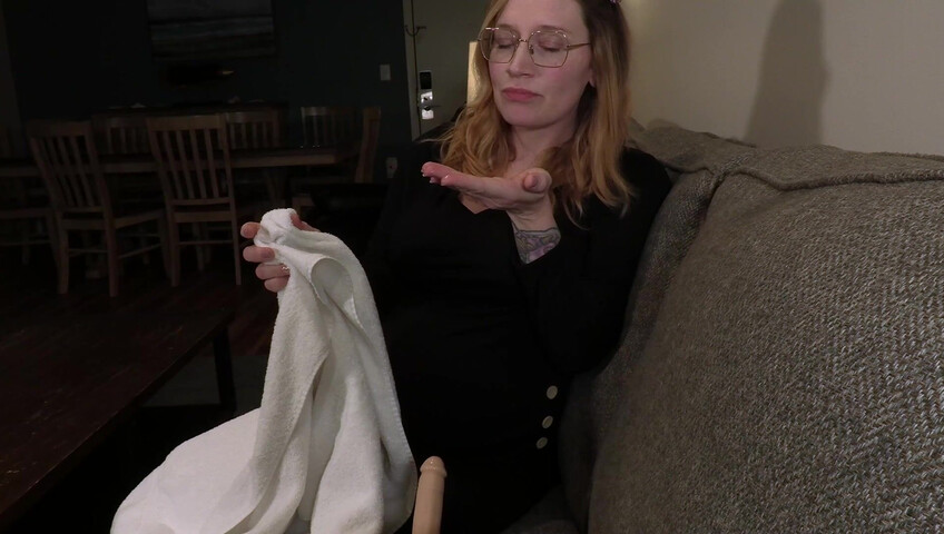 Bettie Bondage – Small Penis Lessons With Mom