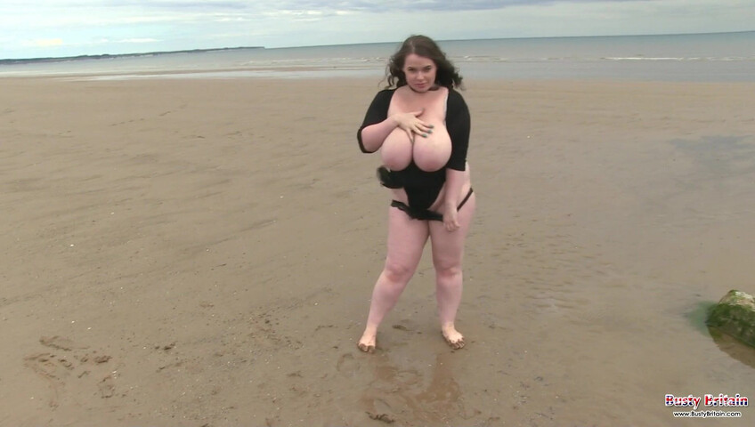 Big Natural Tits - Gina G - BustyBritain