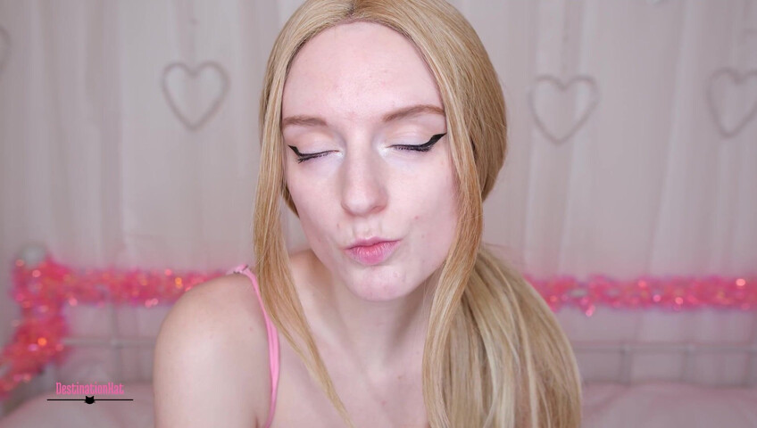 Destinationkat - Kiss While You Stroke