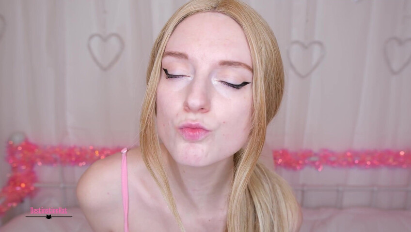 Destinationkat - Kiss While You Stroke