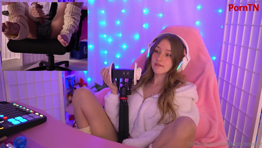 Diddly ASMR - 2 July 2025 - Accidentally Caught Stroking My Cock On Livestream