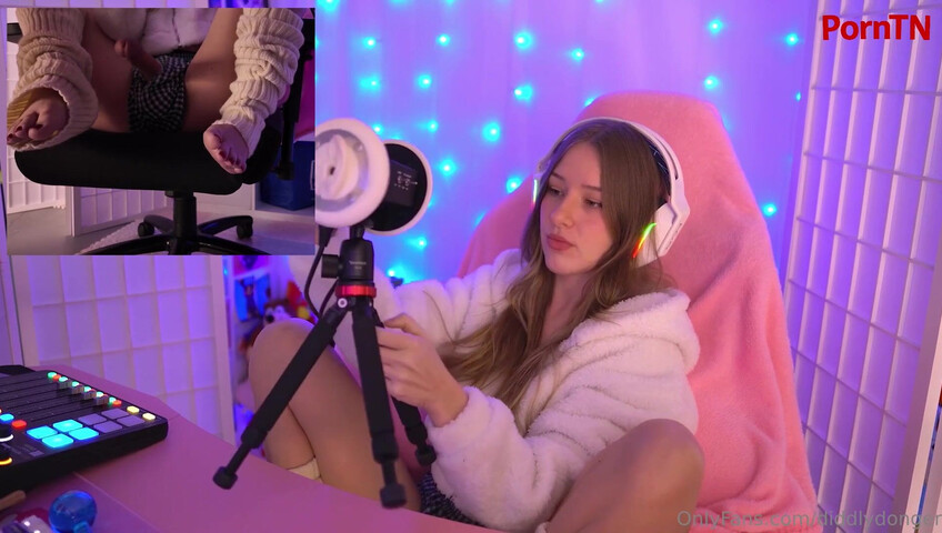 Diddly ASMR - 2 July 2025 - Accidentally Caught Stroking My Cock On Livestream