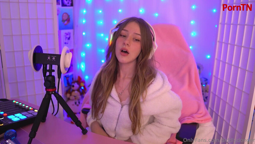 Diddly ASMR - 2 July 2025 - Accidentally Caught Stroking My Cock On Livestream